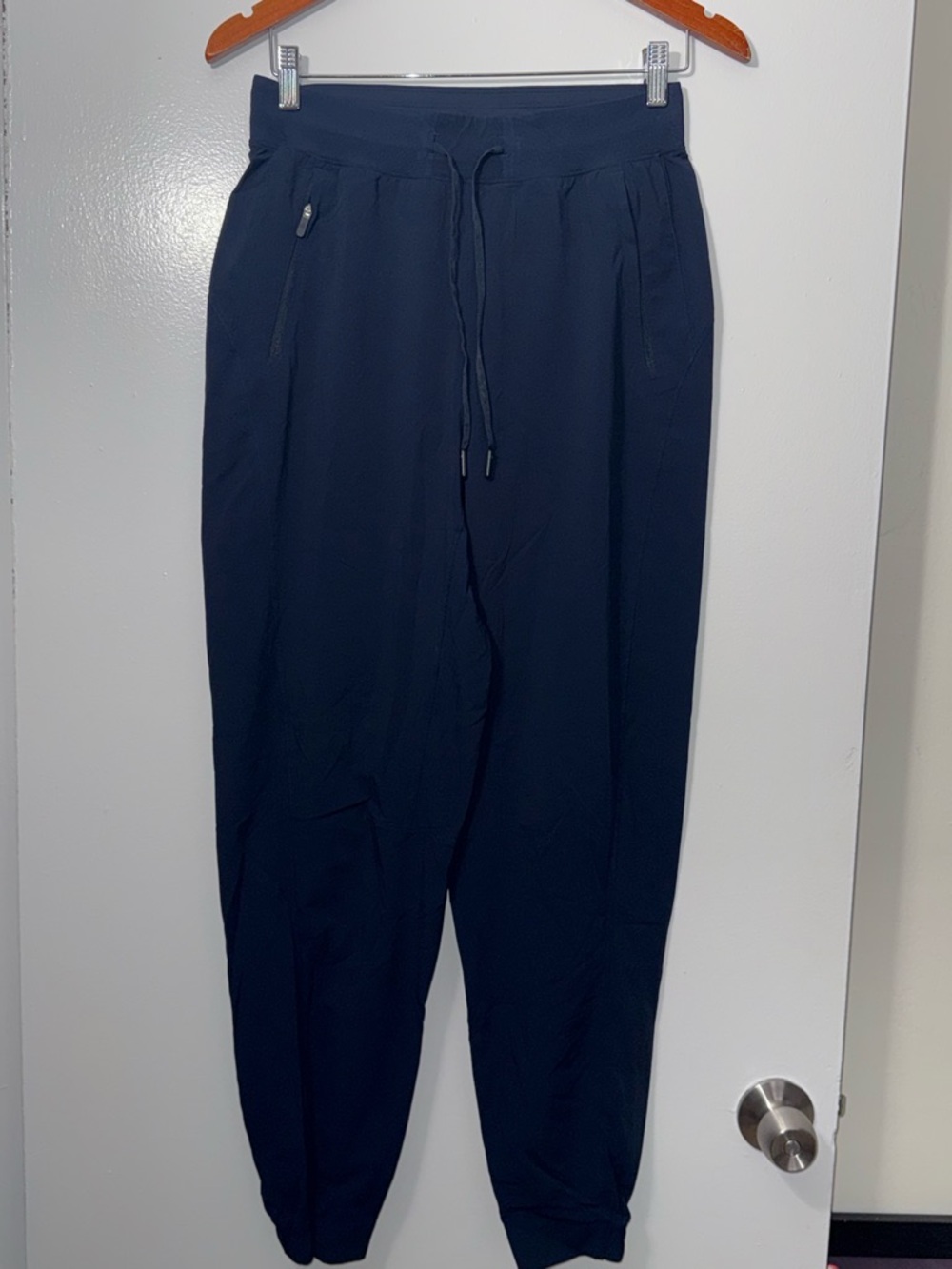 Lululemon on the fly joggers